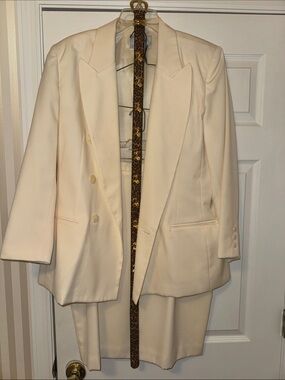 Jacqueline Ferrar Cream Double-Breasted Blazer Set